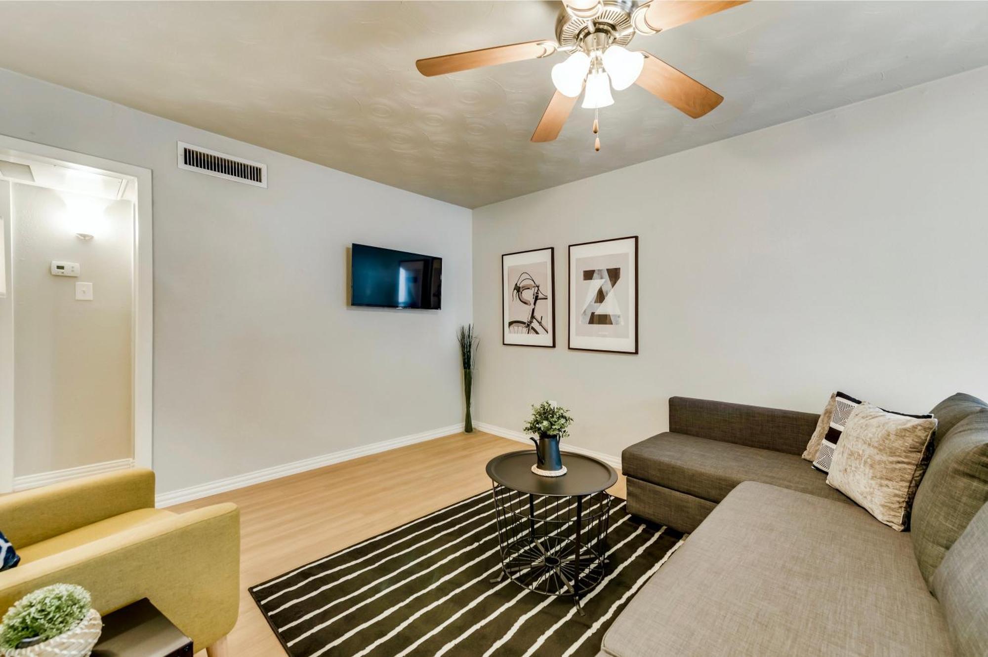 Insta-Worthy Flat And Arboretum Tickets Included Dallas Exterior photo